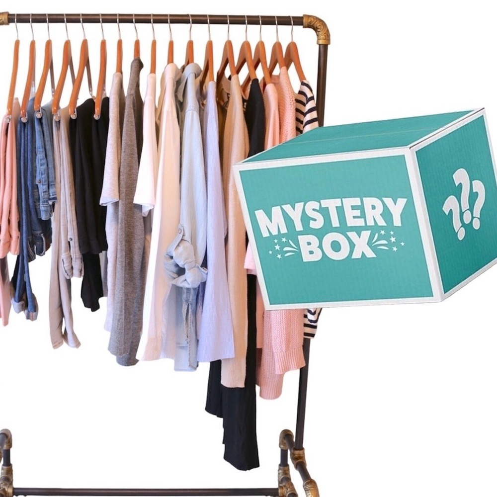 Forever 21, Zara, Ann Taylor, 8 Pieces Women's  Mixed Clothing Mystery Box #1